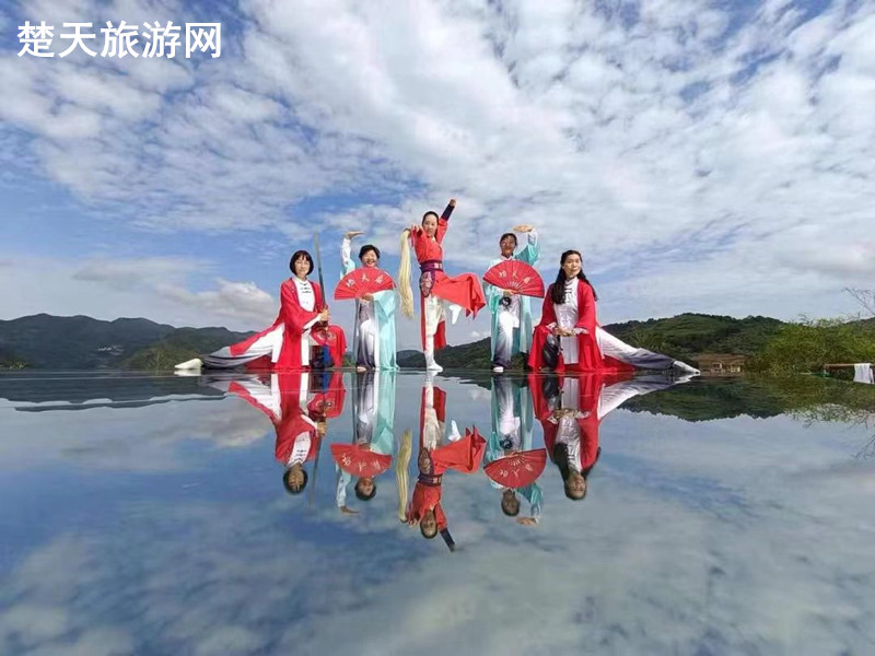 圣水湖天空之境_副本.jpg